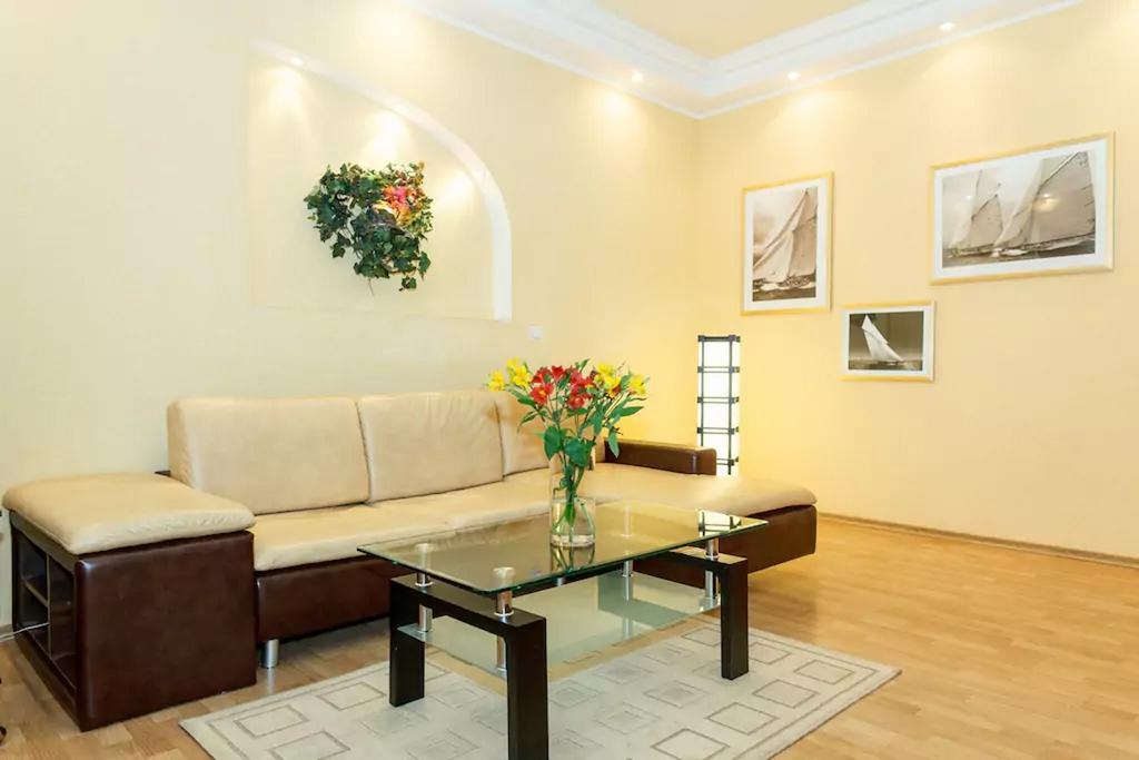 Apartment On Soborniy 177 Zaporizhia ภายนอก รูปภาพ