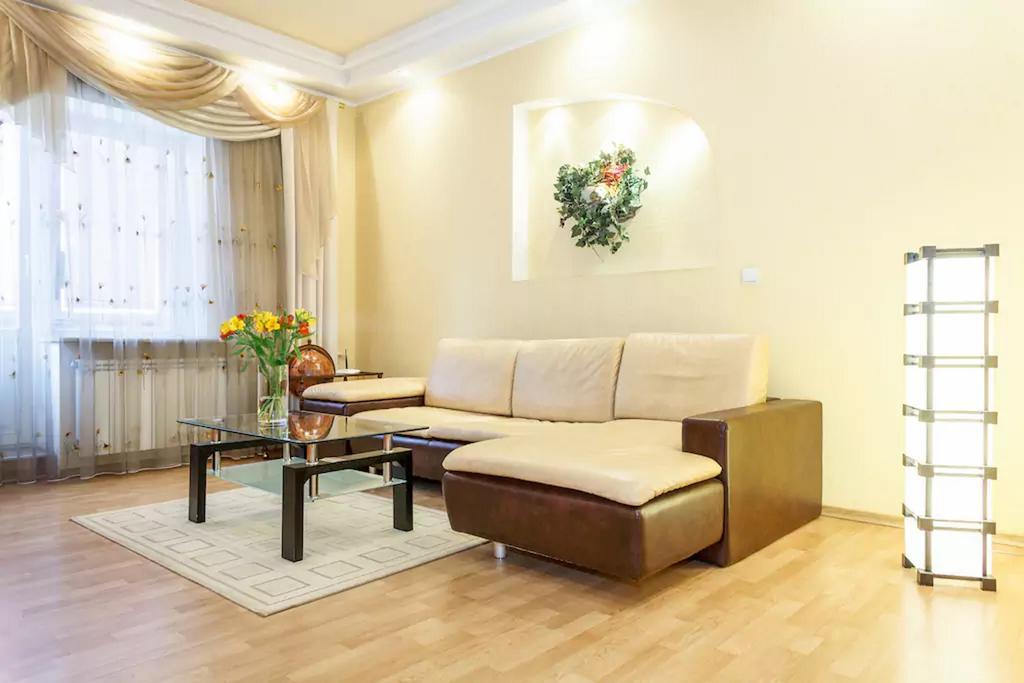 Apartment On Soborniy 177 Zaporizhia ภายนอก รูปภาพ
